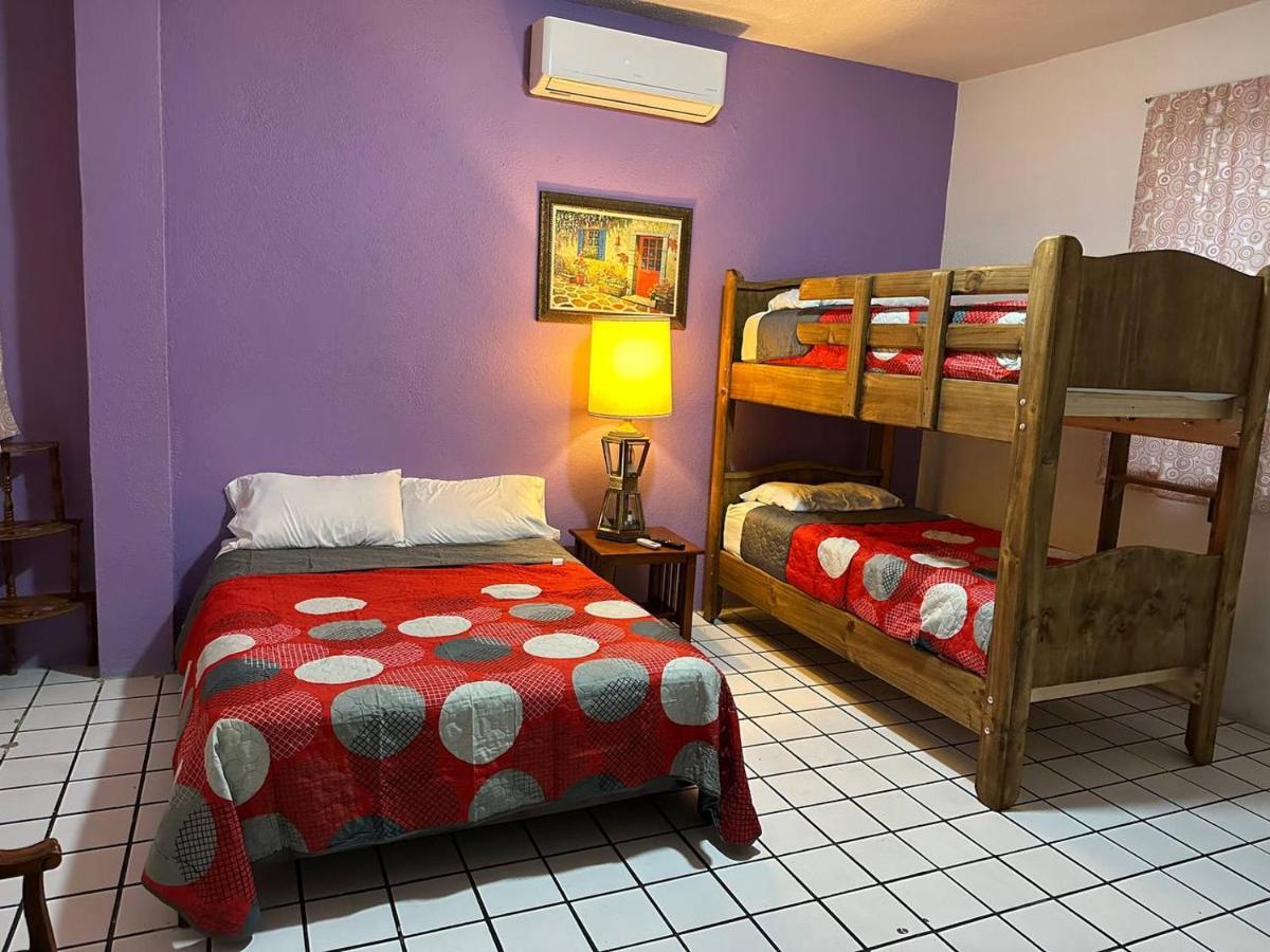 My Family In Monterrey - Hostel Екстер'єр фото