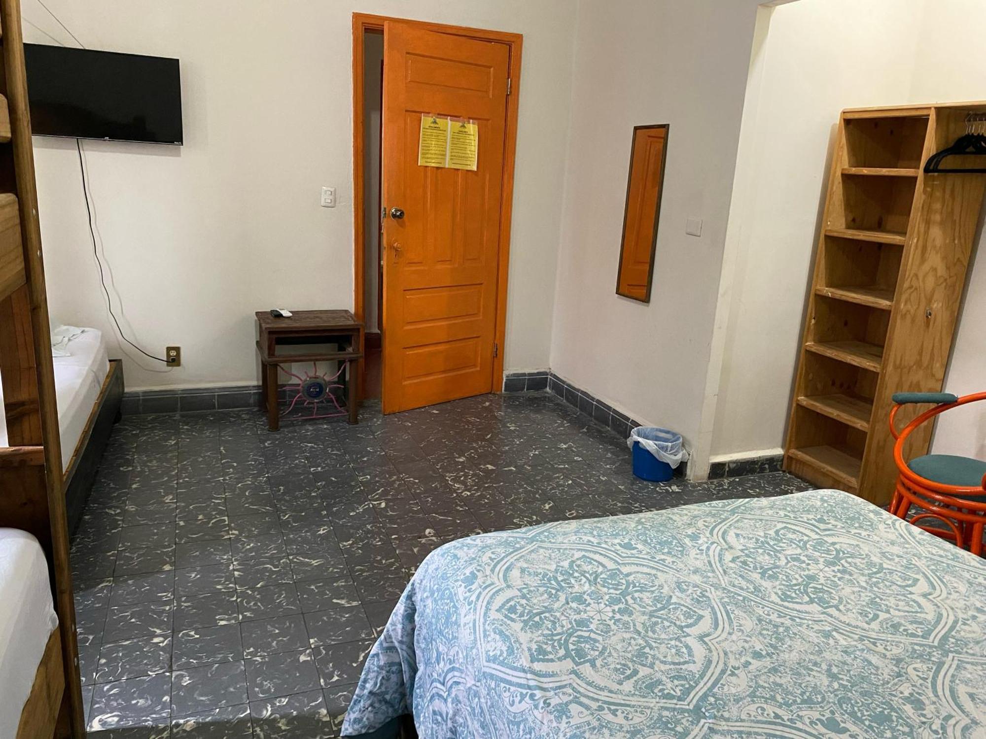My Family In Monterrey - Hostel Екстер'єр фото