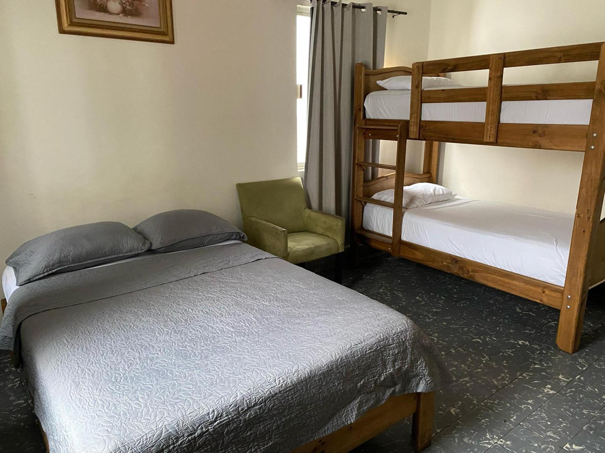 My Family In Monterrey - Hostel Екстер'єр фото